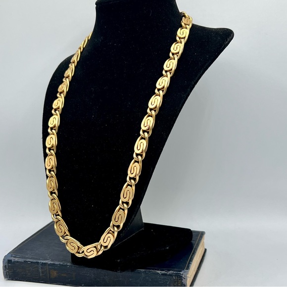 Vintage MONET 24” snail chain necklace gold wide 9mm links heavy! - Picture 8 of 10